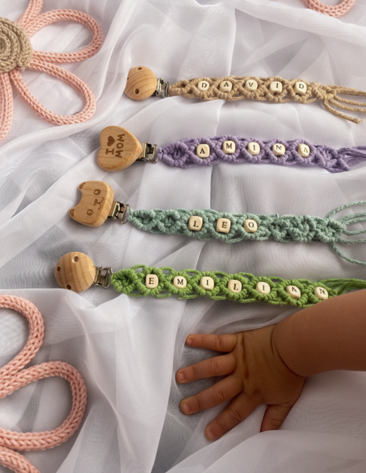 Makramee-Schnullerkette