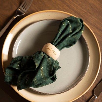 Massivholz-Serviettenringe mit persönlicher Gravur